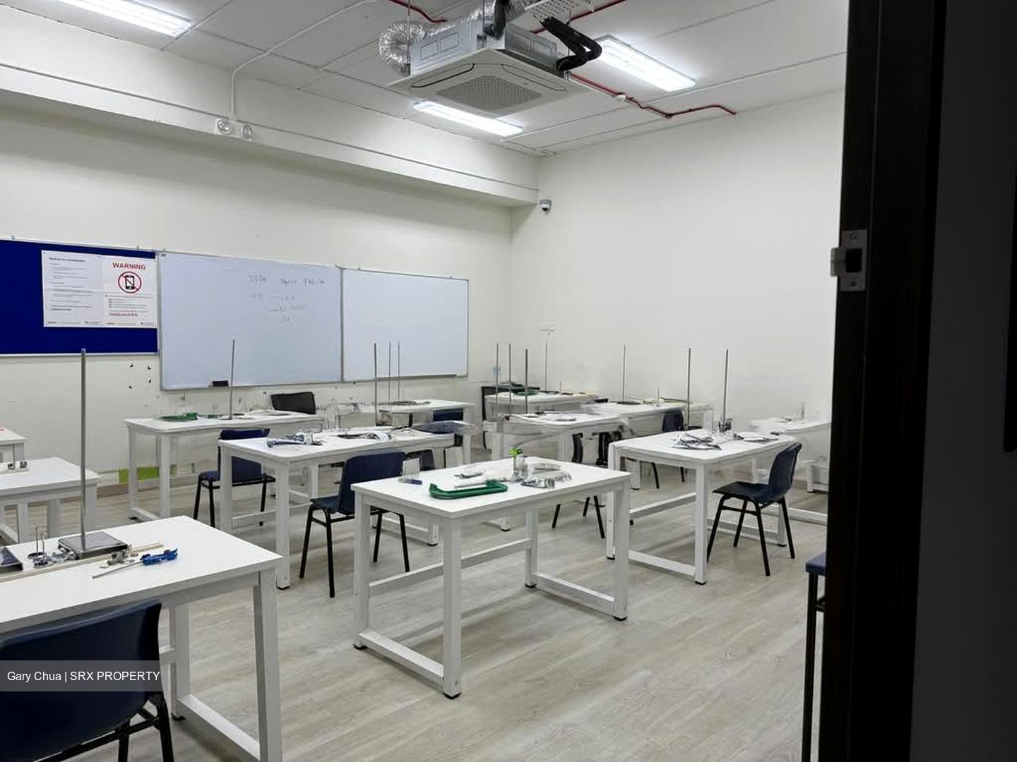 Tampines Street 92 (D18), Office #557113611
